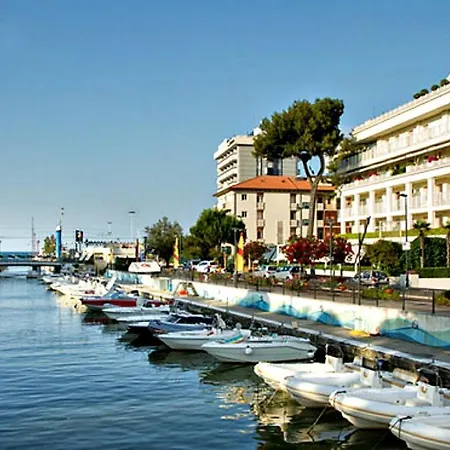 Mansarda Cannes 3* ريتشيوني