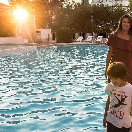 Mansarda Cannes فندق