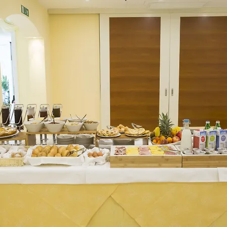 Mansarda Cannes Hotel 3*