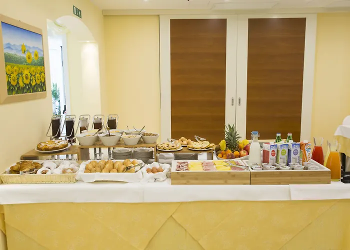 Mansarda Cannes Hotel 3*