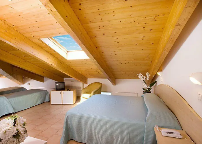 Mansarda Cannes Ξενοδοχείο Ριτσιόνε